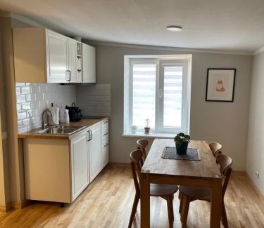 Saldus Apartment | Striķu15 - Dzīvoklis ar terasi