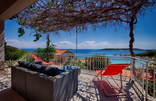 Milna House | Striking and unique sea-view, romantic holidays in untouched nature family,