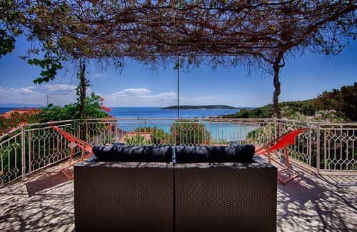 Milna House | Striking and unique sea-view, romantic holidays in untouched nature family,