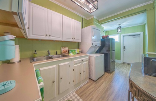 Kilmarnock Apartment | Stroll Into Town: Cozy Apartment in Kilmarnock