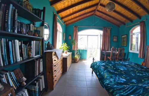 Voia House | Strongilos Homestay