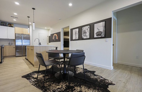 Downtown Nashville Apartment | Strum & Stay – Nashville Vibes Near Broadway