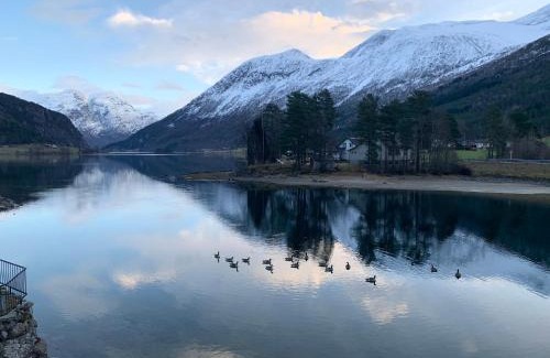 Mindresunde Apartment | Stryn Crystal Apartments - Waterfront Apartment
