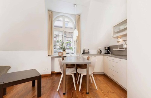 Poznan City Center Apartment | Strzałowa 3 Poznań | Charming Apartment Near City Center