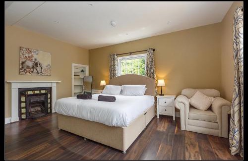 Norwich House | Stubbs House, Loddon, sleeps 20, 2 hot tubs