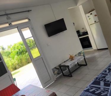 Capesterre-de-Marie-Galante Apartment | StudioLyne