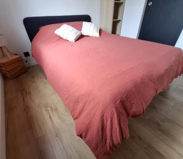 Plancher-Bas House | Studio à la campagne