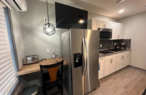 Church Street Apartment | studio 1 min from Southern Regional hospital 15 MiN FROM ATLANTA APT B