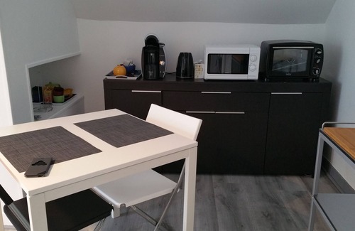 Meung-sur-Loire Apartment | Studio 1st floor on the route des châteaux - Meung