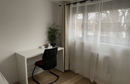 Garches Apartment | Studio 2 Adultes - Saint Cloud - Accès Direct Paris et Roland Garros