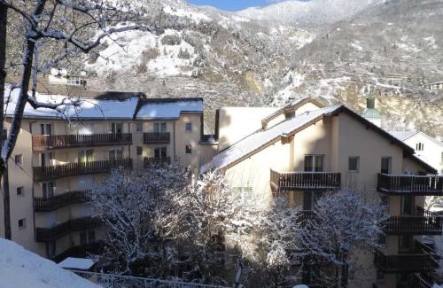 Brides-les-Bains Apartment | Studio 2* Centre Brides-les-Bains, 4 pers, Parking, Ski, Wifi - FR-1-512-215