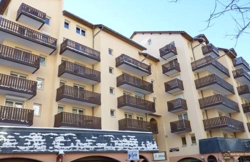 Brides-les-Bains Apartment | Studio 2* Centre Brides-les-Bains, 4 pers, Parking, Ski, Wifi - FR-1-512-215