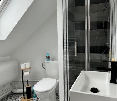 Mayenne Apartment | Studio 3ème étage - Centre-ville - Local vélos disponible