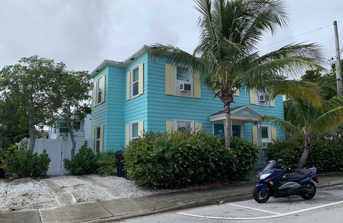 Parrot Cove Apartment | Studio #3 - 2 blocks to Downtown Lake Worth Beach