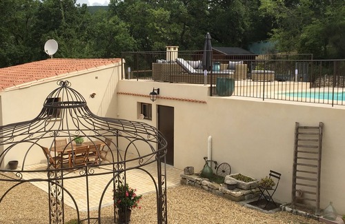 Lioux House | STUDIO 30 M² - 2 PERS. - IN THE COUNTRYSIDE - LUBERON near Gordes and Roussillon