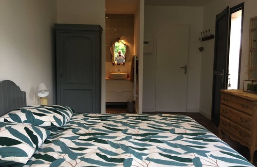 Six-Fours-les-Plages House | Studio 30m2 air-conditioned private enclosed parking garden access 10 minutes from the beach