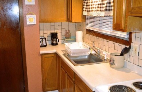 Grand Forks Apartment | Studio 7 : charming Studio Apartment by Riverside Park in Grand Forks, ND
