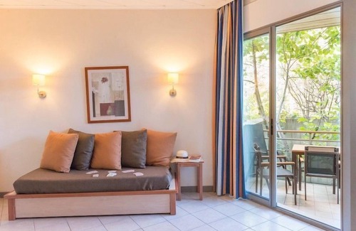 Rouret Apartment | Studio Abordable avec Climatisation | Wi-Fi