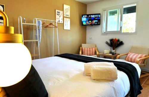 Fumel Apartment | Studio Alba - Confort moderne - Terrasse - Parking gratuit - Non fumeur