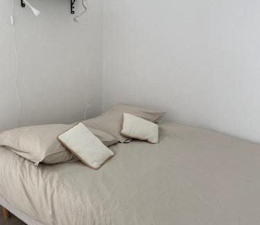 Quartier de l'Ecole-Militaire Apartment | Studio Angela proche Tour Eiffel