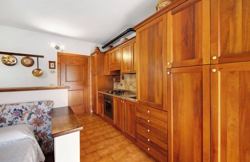Domegge di Cadore Apartment | Studio Apartment 'Monolocale Monti Pallidi' with Mountain View, Private Terrace and Shared Garden