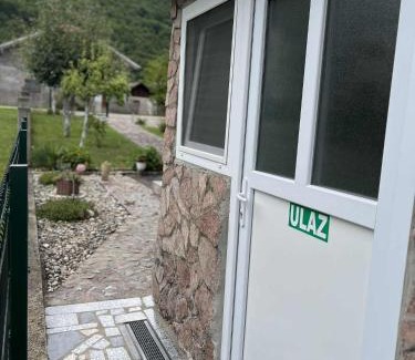 Kulen Vakuf Apartment | Studio Apartman Azra