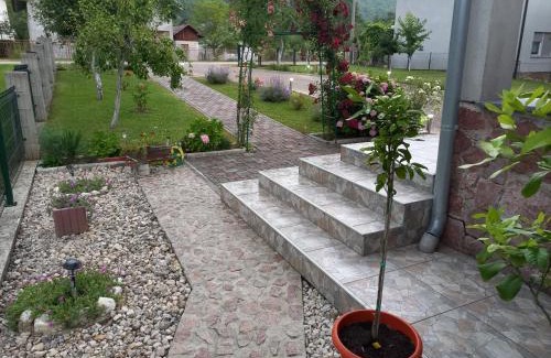 Kulen Vakuf Apartment | Studio Apartman Azra