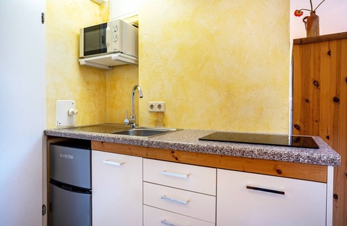 Blankenburg Apartment | Studio Apartment 'Apartment Sonnengärtchen' with Private Garden and Wi-Fi