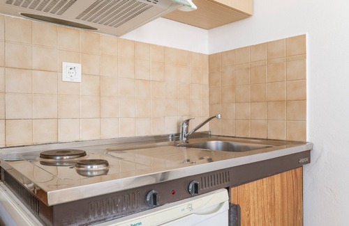 Mpatsi Apartment | Studio Apartment 'Aegeo 2' with Balcony, Wi-Fi and Air Conditioning