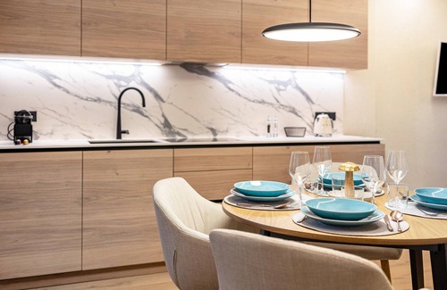 Old Town Apartment | Studio Apartment 'Avia Living Elisabeth' with Mountain View and Wi-Fi