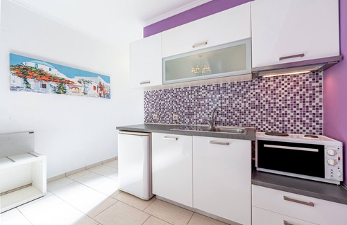 Anthousa Apartment | Studio Apartment 'Deluxe 2 Adults - E' with Shared Terrace, Wi-Fi and Air Conditioning