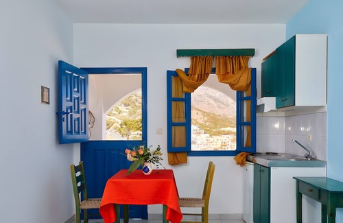 Diafani Apartment | Studio Apartment 'Double No 1' with Sea View, Wi-Fi and Air Conditioning