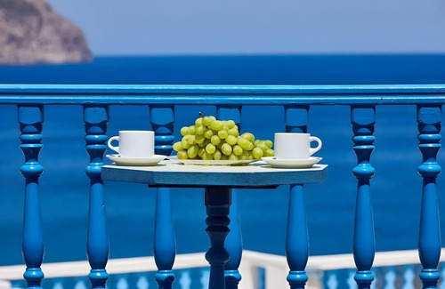 Diafani Apartment | Studio Apartment 'Double No 1' with Sea View, Wi-Fi and Air Conditioning