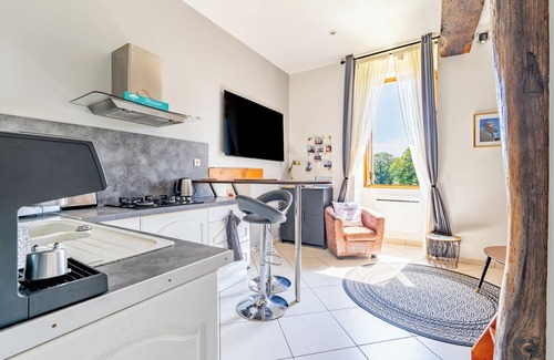 Saint-Herblain Apartment | Studio Apartment 'Manoir De L' Aisnerie - St Exupéry' with Shared Garden and Wi-Fi