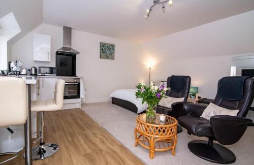 Coleford Apartment | Studio Apartment ideal for short or long stays