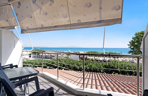Pidima Kyras Apartment | Studio Apartment 'Iguana 16' with Sea View, Wi-Fi and Air Conditioning