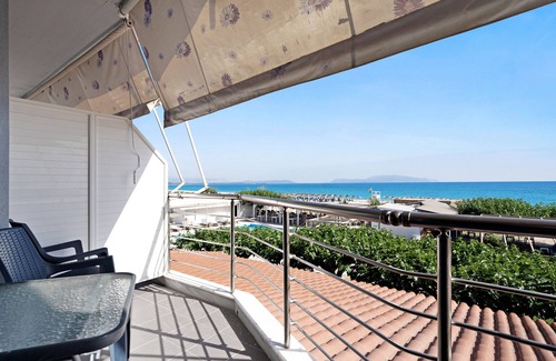 Pidima Kyras Apartment | Studio Apartment 'Iguana 16' with Sea View, Wi-Fi and Air Conditioning