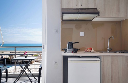 Pidima Kyras Apartment | Studio Apartment 'Iguana 3' with Sea View, Wi-Fi and Air Conditioning