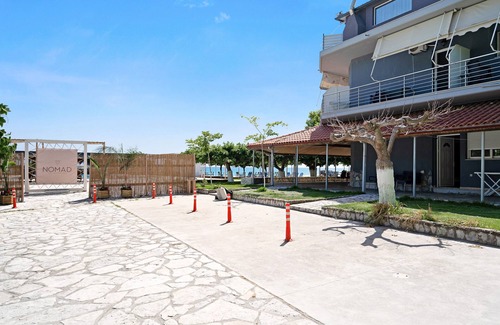 Pidima Kyras Apartment | Studio Apartment 'Iguana 1' with Shared Pool, Wi-Fi and Air Conditioning