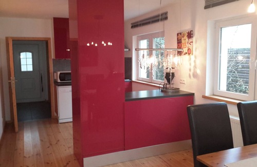 Neukoelln Apartment | Studio apartment in Neukölln with terrace