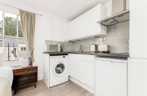Bayswater Apartment | Studio Apartment in Paddington