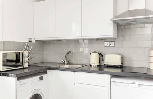 Bayswater Apartment | Studio Apartment in Paddington