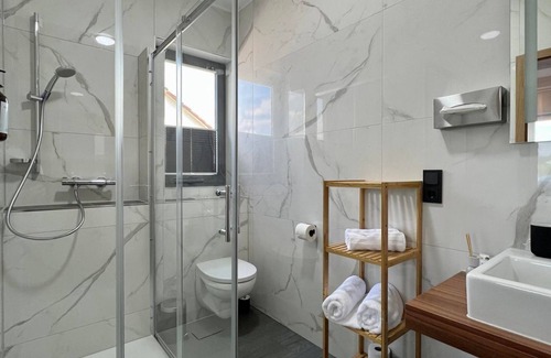 Weiskirchen Apartment | Studio Apartment - JUNIPRO Hotel Schinderhannes