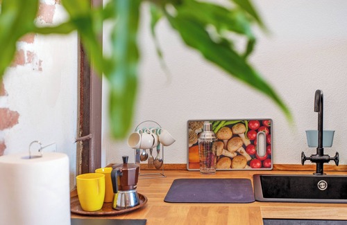 Varazze Apartment | Studio Apartment 'Macaja' with Sea View, Wi-Fi and Air Conditioning