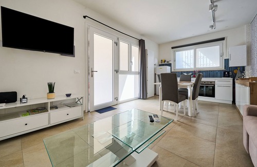 Follonica Apartment | Studio Apartment 'Mare & Pineta Mascagnihouse' with Wi-Fi and Air Conditioning
