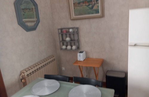 Vienne Apartment | Studio Apartment 'Maupas' with Shared Terrace and Wi-Fi