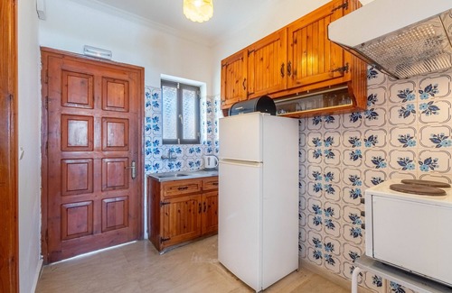 Agios Gordios Apartment | Studio Apartment 'Mires House Front 1' with Sea View, Wi-Fi and Air Conditioning