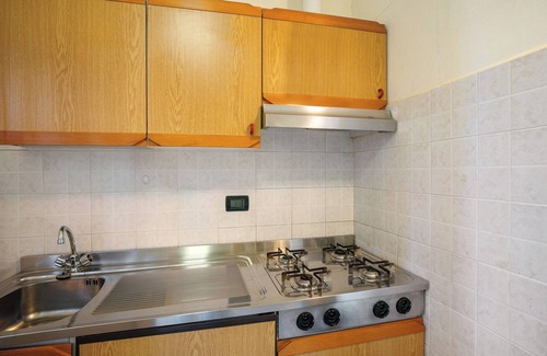 Albenga Apartment | Studio Apartment "Monolocale La Pineta 46" with Shared Pool, Private Terrace & Wi-Fi