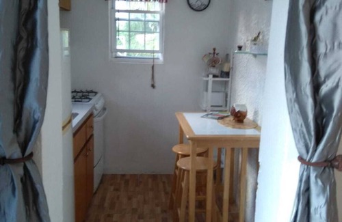 Pembroke Apartment | Studio Apartment near Hamilton