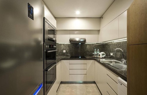 Deira Hotel | Studio Apartment Near Gold Souk Metro BY E R